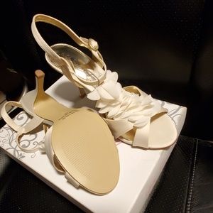 Lulu Townsend size 8 ivory heels